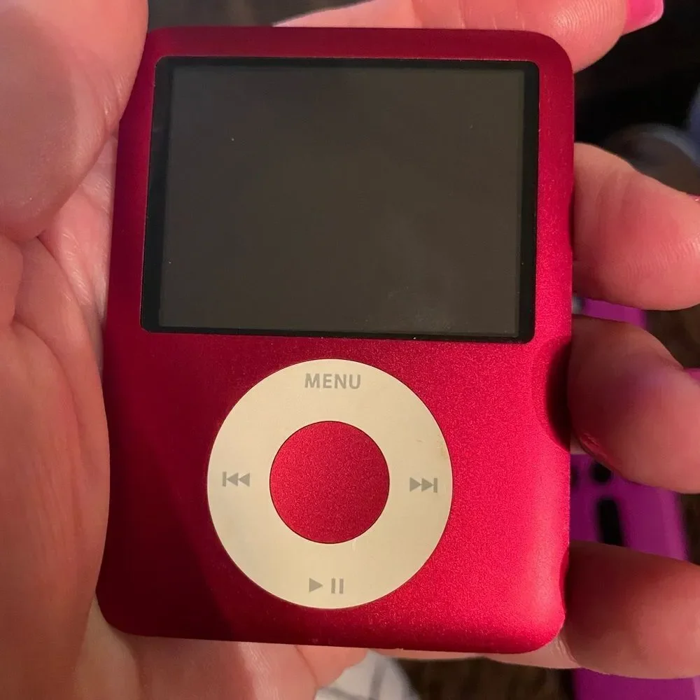 Apple iPod nano 3rd gen (PRODUCT)RED special edition 8GB w/Case & Exercise Band